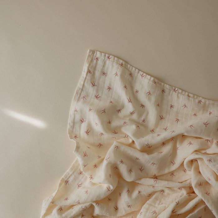 Mushie Organic Cotton Muslin Swaddle Blanket