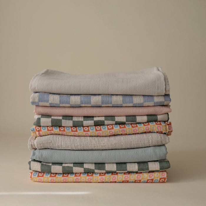 Mushie Organic Cotton Muslin Swaddle Blanket