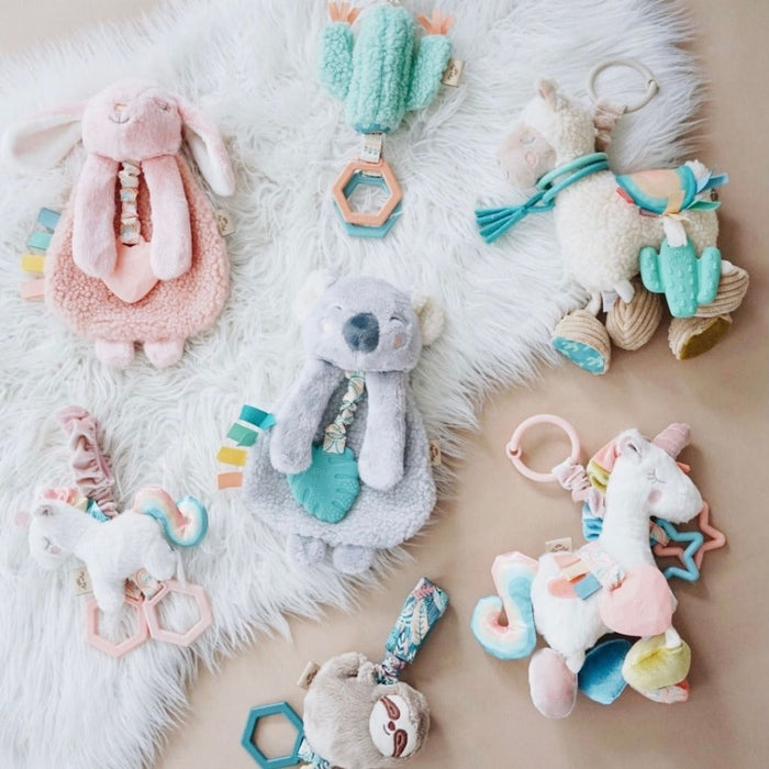 Itzy Ritzy Link & Love Teething Activity Toy | Unicorn