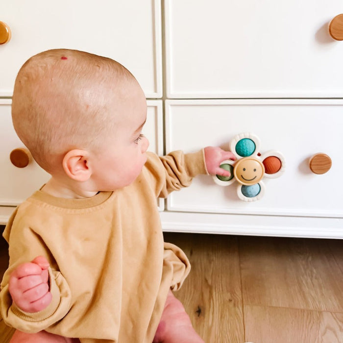 Itzy Ritzy Itzy Pop & Whirl Fidget Spinner Travel & Bath Toy